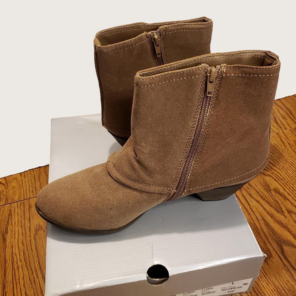 Worthington Rumble Taupe Boots NWT